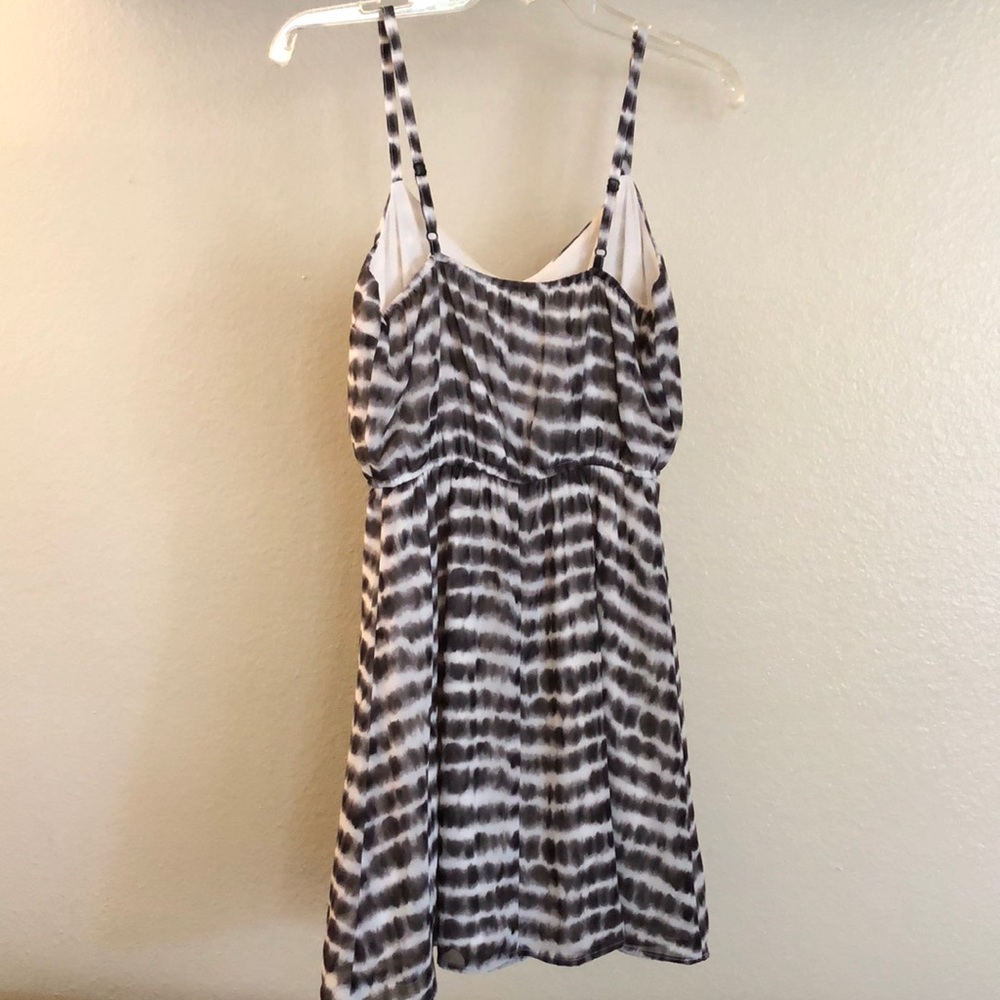 Dress - Picture 2 of 6